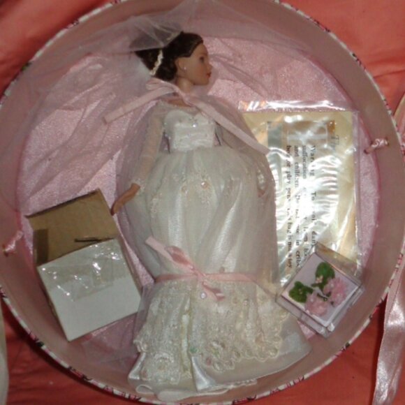 TONNER TINY KITTY "FOREVER YOURS" BRIDE HAT BOX W/LINGERIE-NEW IN HAT BOX- - Picture 4 of 12
